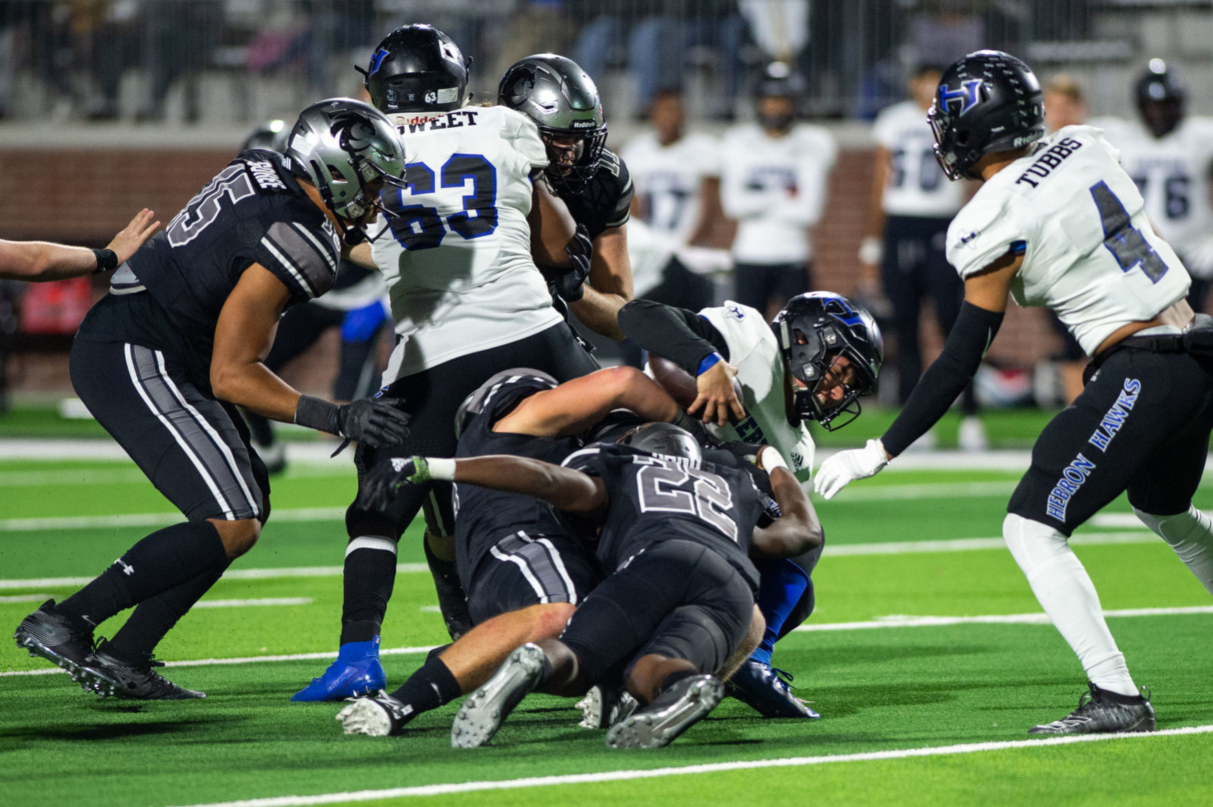 191115_drc_sp_Guyer v. Hebron FBall_24.JPG